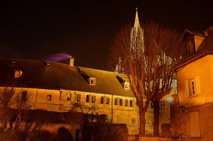 Ville de Senlis de nuit